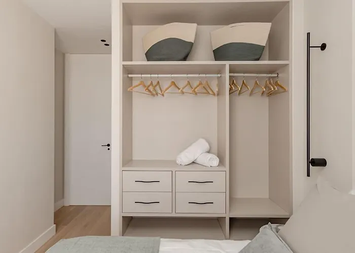 Chueca IV calle Escorial 2BR 2BH